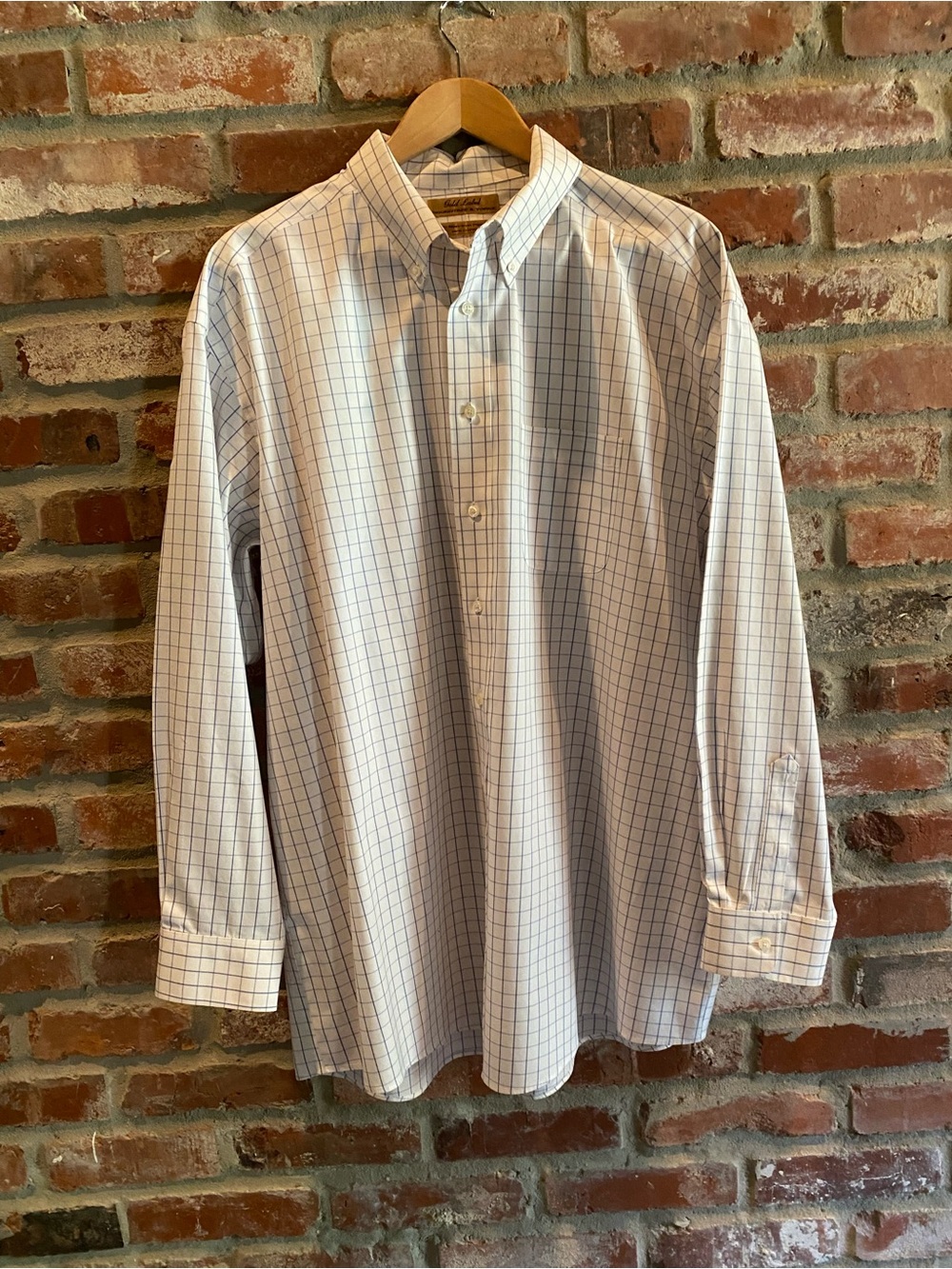 Roundtree & Yorke White Button-Down Shirt with Blue Windowpane Check